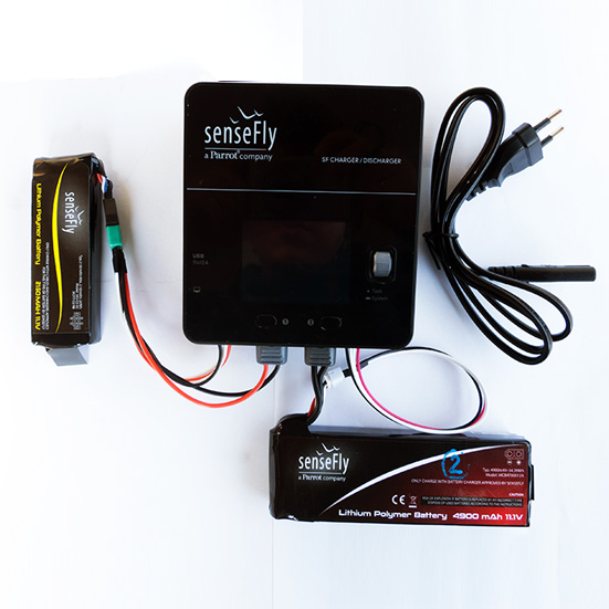 Inteligentná nabíjačka/vybíjačka batérií pre senseFly eBee